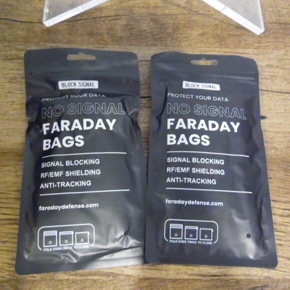 Faraday Bag Small size approx. 3.5"X6" Keep your items secure and privat… - Picture 1 of 4